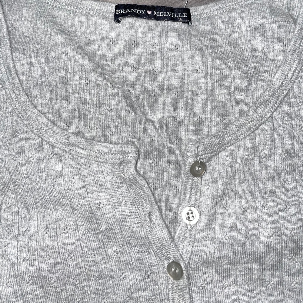 Button up - Picture 2 of 5